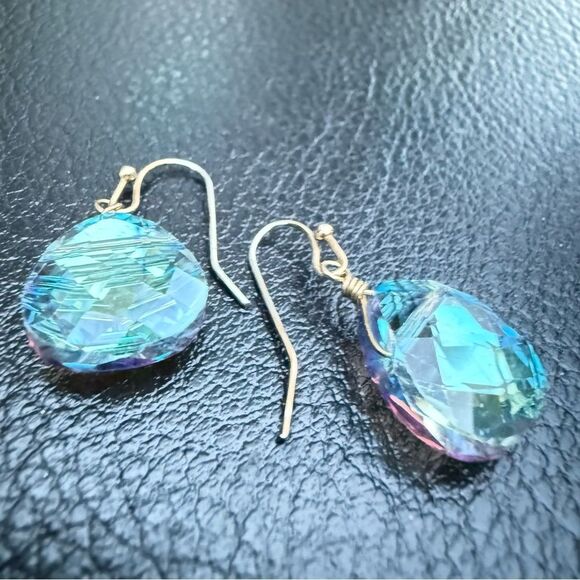 WOMEN’S IRIDESCENT TEARDROP DANGLE EARRINGS – GOLD HOOKS - Picture 6 of 17